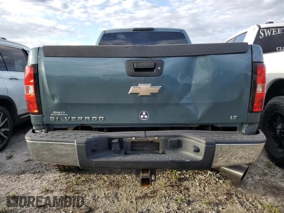 ✅ 2008 Chevrolet Silverado 2500HD 1LT • VIN: 1GCHK29698E127781 • Lot: 75123054. Wystawiony na Copart z przebiegiem Nie podano. Bezpłatny archiwum sprzedaży aukcyjnych z USA i szczegółowy raport historii pojazdu na DreamBid. Zdjęcie 6.