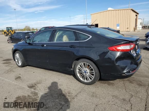 ✅ 2013 Ford Fusion SE • VIN: 3FA6P0HR8DR377034 • Lot: 91304565. Wystawiony na Copart z przebiegiem 181 449 mil. Bezpłatny archiwum sprzedaży aukcyjnych z USA i szczegółowy raport historii pojazdu na DreamBid. Zdjęcie 2.