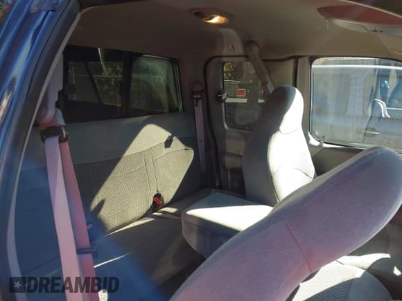 ✅ 2000 Ford F-150 XL • VIN: 1FTZX1720YNA81953 • Lot: 43488074. Wystawiony na IAAI z przebiegiem 144 758 mil. Bezpłatny archiwum sprzedaży aukcyjnych z USA i szczegółowy raport historii pojazdu na DreamBid. Zdjęcie 8.