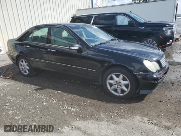 ✅ 2004 Mercedes-Benz C 240 • VIN: WDBRF81J84F554142 • Лот: 51578395. Опубликован ранее на Copart с пробегом Не указан. Бесплатный доступ к архиву аукционных продаж из США и подробный отчёт об истории автомобиля на DreamBid. Изображение 4.