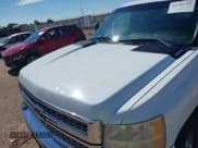✅ 2008 Chevrolet Silverado 2500HD 1LT • VIN: 1GCHC23668F121517 • Lot: 42783735. Wystawiony na IAAI z przebiegiem 256 197 mil. Bezpłatny archiwum sprzedaży aukcyjnych z USA i szczegółowy raport historii pojazdu na DreamBid. Zdjęcie 6.