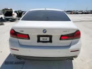 ✅ 2022 BMW 5 Series 530i xDrive • VIN: WBA13BJ03NCJ98694 • Лот: 67087415. Опубликован ранее на Copart с пробегом 28 025 миль. Бесплатный доступ к архиву аукционных продаж из США и подробный отчёт об истории автомобиля на DreamBid. Изображение 6.