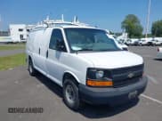✅ 2015 Chevrolet Express Cargo • VIN: 1GCWGFCF6F1158726 • Lot: 42902480. Wystawiony na IAAI z przebiegiem 172 635 mil. Bezpłatny archiwum sprzedaży aukcyjnych z USA i szczegółowy raport historii pojazdu na DreamBid. Zdjęcie 1.