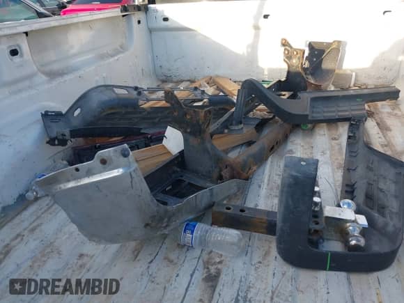 2011 Chevrolet Silverado 2500HD Work Truck z VIN 1GC0KVCG8BZ403514, wystawiony jako IAAI lot #43476303 z przebiegiem 224 583 mil mil oraz . Historia ofert i sprzedaży dostępna na DreamBid. Obrazek 12.