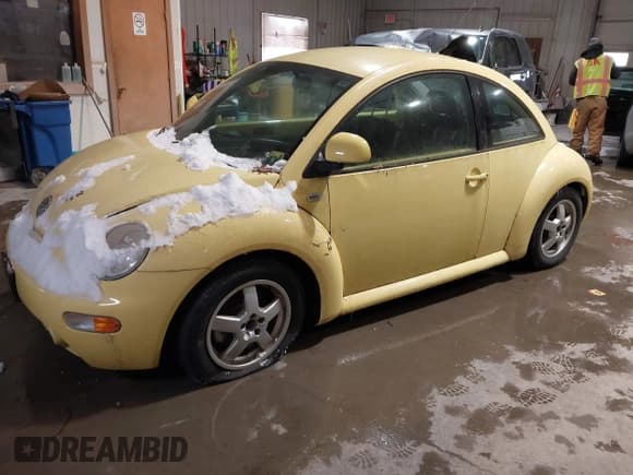 ✅ 1999 Volkswagen Beetle GLS • VIN: 3VWCA21C6XM417206 • Lot: 43913835. Listed on IAAI with Not provided. Free auction sales archive from the USA and detailed vehicle history report at DreamBid. Image 2.