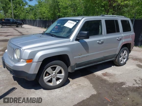 ✅ 2011 Jeep Patriot Latitude X • VIN: 1J4NF4GB3BD172354 • Lot: 42189978. Listed on IAAI with 147,266 mi. Free auction sales archive from the USA and detailed vehicle history report at DreamBid. Image 2.