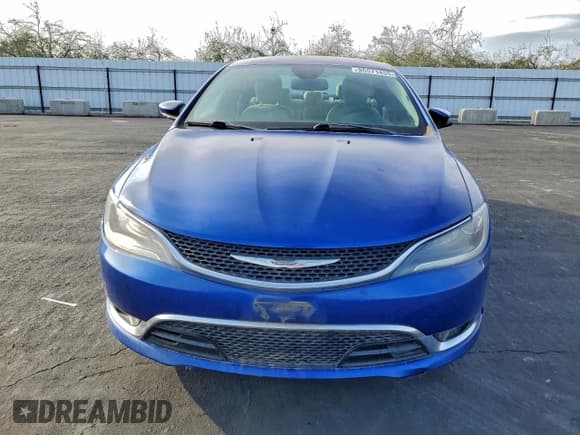 ✅ 2015 Chrysler 200 C • VIN: 1C3CCCCG7FN600450 • Lot: 95571455. Wystawiony na Copart z przebiegiem 91 950 mil. Bezpłatny archiwum sprzedaży aukcyjnych z USA i szczegółowy raport historii pojazdu na DreamBid. Zdjęcie 5.