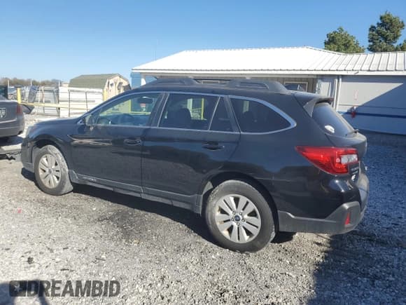 ✅ 2018 Subaru Outback Premium • VIN: 4S4BSADC0J3298204 • Лот: 92427285. Опубликован ранее на Copart с пробегом 165 497 миль. Бесплатный доступ к архиву аукционных продаж из США и подробный отчёт об истории автомобиля на DreamBid. Изображение 2.