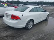 ✅ 2008 Volvo C70 • VIN: YV1MC672X8J045899 • Lot: 43389622. Wystawiony na IAAI z przebiegiem 158 967 mil. Bezpłatny archiwum sprzedaży aukcyjnych z USA i szczegółowy raport historii pojazdu na DreamBid. Zdjęcie 4.
