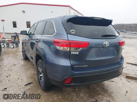 ✅ 2018 Toyota Highlander LE • VIN: 5TDBZRFH0JS840018 • Lot: 41621355. Wystawiony na IAAI z przebiegiem 128 495 mil. Bezpłatny archiwum sprzedaży aukcyjnych z USA i szczegółowy raport historii pojazdu na DreamBid. Zdjęcie 3.