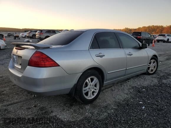 ✅ 2007 Honda Accord EX-L • VIN: 1HGCM56807A124741 • Lot: 87430725. Listed on Copart with 137,983 mi. Free auction sales archive from the USA and detailed vehicle history report at DreamBid. Image 3.