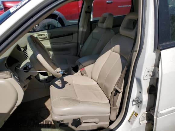 2005 Chevrolet Impala LS z VIN 2G1WH52K159335126, wystawiony jako Copart lot #70617914 z przebiegiem 135 113 mil mil oraz Szkoda całkowita • Salvage title. Historia ofert i sprzedaży dostępna na DreamBid. Obrazek 7.