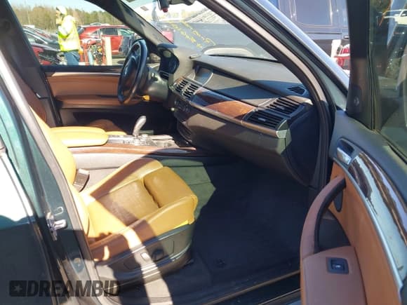 ✅ 2010 BMW X5 35d • VIN: 5UXFF0C59ALT76761 • Lot: 43661063. Listed on IAAI with 179,256 mi. Free auction sales archive from the USA and detailed vehicle history report at DreamBid. Image 5.