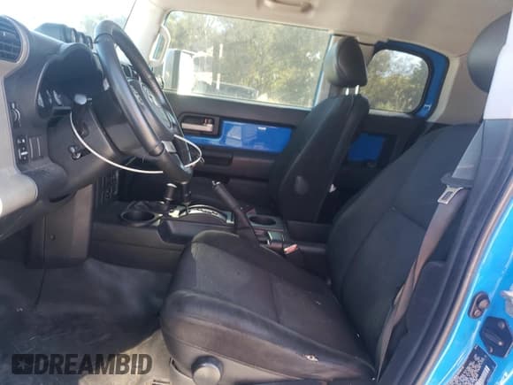 ✅ 2007 Toyota FJ Cruiser • VIN: JTEBU11F870005183 • Лот: 85944115. Опубликован ранее на Copart с пробегом 236 865 миль. Бесплатный доступ к архиву аукционных продаж из США и подробный отчёт об истории автомобиля на DreamBid. Изображение 7.