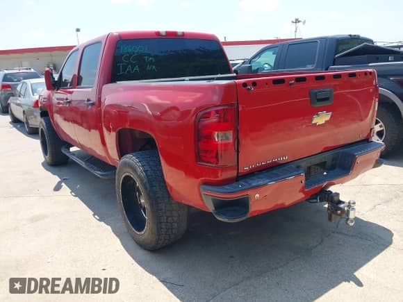 2010 Chevrolet Silverado 1500 LT z VIN 3GCRCSEA7AG186001, wystawiony jako IAAI lot #42924568 z przebiegiem 195 513 mil mil oraz . Historia ofert i sprzedaży dostępna na DreamBid. Obrazek 3.