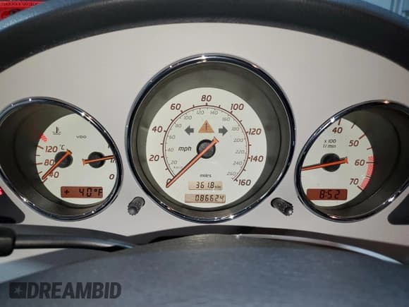 ✅ 2000 Mercedes-Benz SLK 230 Kompressor • VIN: WDBKK47F4YF165805 • Lot: 86942634. Listed on Copart with 86,624 mi. Free auction sales archive from the USA and detailed vehicle history report at DreamBid. Image 9.