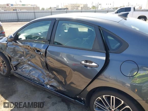 ✅ 2021 Kia Forte GT • VIN: 3KPF44AC1ME289367 • Lot: 43398624. Listed on IAAI with 20,068 mi. Free auction sales archive from the USA and detailed vehicle history report at DreamBid. Image 18.