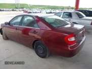 ✅ 2002 Toyota Camry XLE • VIN: 4T1BF32K82U009334 • Lot: 42881458. Wystawiony na IAAI z przebiegiem 281 053 mil. Bezpłatny archiwum sprzedaży aukcyjnych z USA i szczegółowy raport historii pojazdu na DreamBid. Zdjęcie 3.