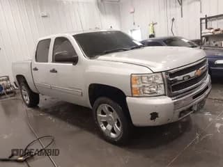 ✅ 2013 Chevrolet Silverado 1500 LS • VIN: 3GCPKREA1DG156984 • Lot: 41924312. Listed on IAAI with 117,018 mi. Free auction sales archive from the USA and detailed vehicle history report at DreamBid. Image 1.