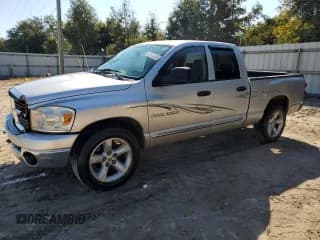 ✅ 2007 Dodge 1500 SLT • VIN: 1D7HA18PX7J634028 • Lot: 87014265. Wystawiony na Copart z przebiegiem 253 038 mil. Bezpłatny archiwum sprzedaży aukcyjnych z USA i szczegółowy raport historii pojazdu na DreamBid. Zdjęcie 1.
