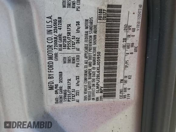 ✅ 1999 Lincoln Navigator • VIN: 5LMPU28L6XLJ05950 • Lot: 44080545. Wystawiony na Copart z przebiegiem 126 844 mil. Bezpłatny archiwum sprzedaży aukcyjnych z USA i szczegółowy raport historii pojazdu na DreamBid. Zdjęcie 13.