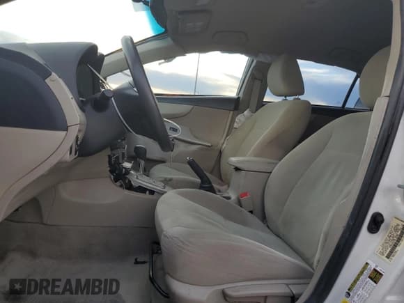 ✅ 2013 Toyota Corolla L • VIN: 5YFBU4EE7DP166309 • Lot: 90689645. Listed on Copart with 176,695 mi. Free auction sales archive from the USA and detailed vehicle history report at DreamBid. Image 7.