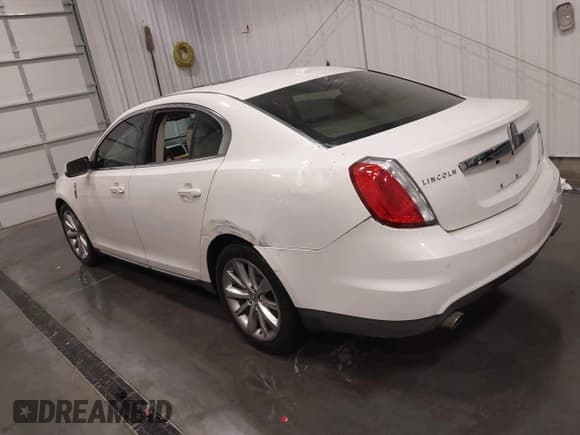 ✅ 2009 Lincoln MKS • VIN: 1LNHM94R09G607455 • Лот: 42234899. Опубликован ранее на IAAI с пробегом 172 840 миль. Бесплатный доступ к архиву аукционных продаж из США и подробный отчёт об истории автомобиля на DreamBid. Изображение 3.