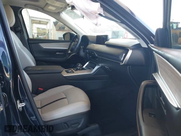 ✅ 2025 Mazda CX-90 Preferred • VIN: JM3KKBHD1S1204641 • Lot: 43307710. Wystawiony na IAAI z przebiegiem 10 849 mil. Bezpłatny archiwum sprzedaży aukcyjnych z USA i szczegółowy raport historii pojazdu na DreamBid. Zdjęcie 5.