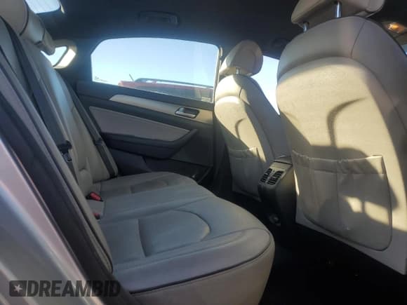 ✅ 2015 Hyundai Sonata Sport • VIN: 5NPE34AB1FH224023 • Lot: 90606385. Listed on Copart with 189,634 mi. Free auction sales archive from the USA and detailed vehicle history report at DreamBid. Image 10.