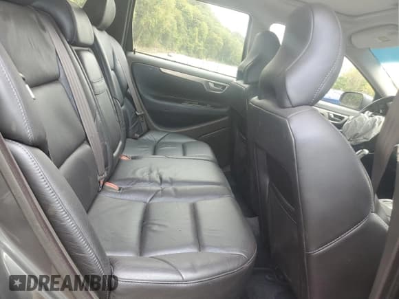 ✅ 2004 Volvo V70 • VIN: YV1SJ52YX42359334 • Lot: 80494745. Wystawiony na Copart z przebiegiem 82 624 mil. Bezpłatny archiwum sprzedaży aukcyjnych z USA i szczegółowy raport historii pojazdu na DreamBid. Zdjęcie 10.