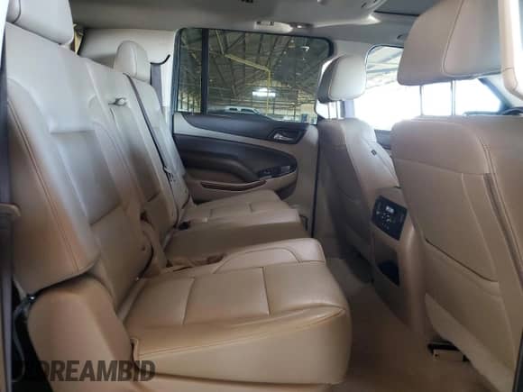 2019 Chevrolet Suburban LT z VIN 1GNSCHKC2KR361855, wystawiony jako Copart lot #84461665 z przebiegiem 80 103 mil mil oraz Szkoda całkowita • Salvage title. Historia ofert i sprzedaży dostępna na DreamBid. Obrazek 11.