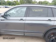 ✅ 2024 Volkswagen Tiguan SE R-Line Black • VIN: 3VV8B7AX9RM105729 • Lot: 43060610. Wystawiony na IAAI z przebiegiem 13 435 mil. Bezpłatny archiwum sprzedaży aukcyjnych z USA i szczegółowy raport historii pojazdu na DreamBid. Zdjęcie 14.