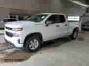 2019 Chevrolet Silverado 1500 Custom z VIN 1GCRYBEH0KZ276669, wystawiony jako Copart lot #81836715 z przebiegiem 169 156 mil mil oraz Szkoda całkowita • Salvage title. Historia ofert i sprzedaży dostępna na DreamBid. Obrazek 1.