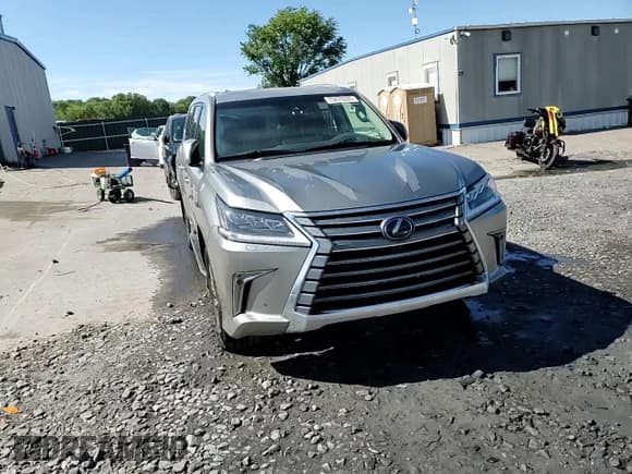 ✅ 2021 Lexus LX 570 • VIN: JTJDY7AX3M4337448 • Lot: 70678335. Listed on Copart with 19,329 mi. Free auction sales archive from the USA and detailed vehicle history report at DreamBid. Image 14.