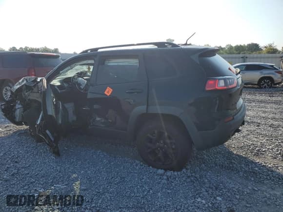 ✅ 2019 Jeep Cherokee Upland • VIN: 1C4PJMCX2KD471526 • Lot: 68952405. Listed on Copart with 110,381 mi. Free auction sales archive from the USA and detailed vehicle history report at DreamBid. Image 2.