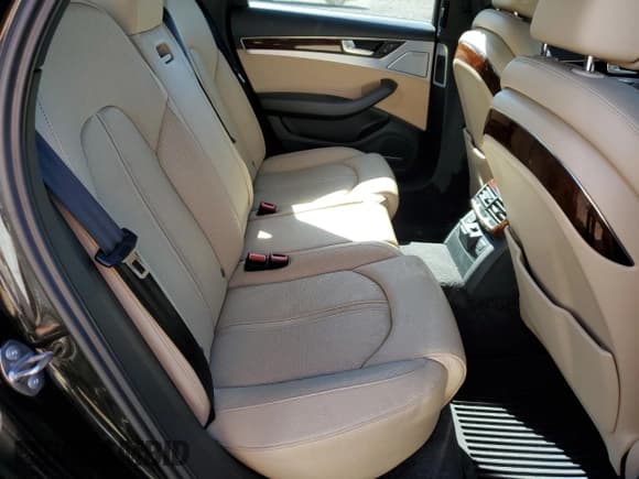 ✅ 2011 Audi A8 • VIN: WAUAVAFD5BN023881 • Lot: 85327595. Wystawiony na Copart z przebiegiem 69 873 mil. Bezpłatny archiwum sprzedaży aukcyjnych z USA i szczegółowy raport historii pojazdu na DreamBid. Zdjęcie 10.