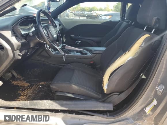 ✅ 2019 Dodge Challenger SXT • VIN: 2C3CDZAG7KH665773 • Lot: 73360844. Wystawiony na Copart z przebiegiem 48 550 mil. Bezpłatny archiwum sprzedaży aukcyjnych z USA i szczegółowy raport historii pojazdu na DreamBid. Zdjęcie 7.