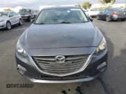 ✅ 2014 Mazda 3 i Grand Touring • VIN: JM1BM1M76E1206788 • Lot: 82734645. Wystawiony na Copart z przebiegiem 67 091 mil. Bezpłatny archiwum sprzedaży aukcyjnych z USA i szczegółowy raport historii pojazdu na DreamBid. Zdjęcie 5.