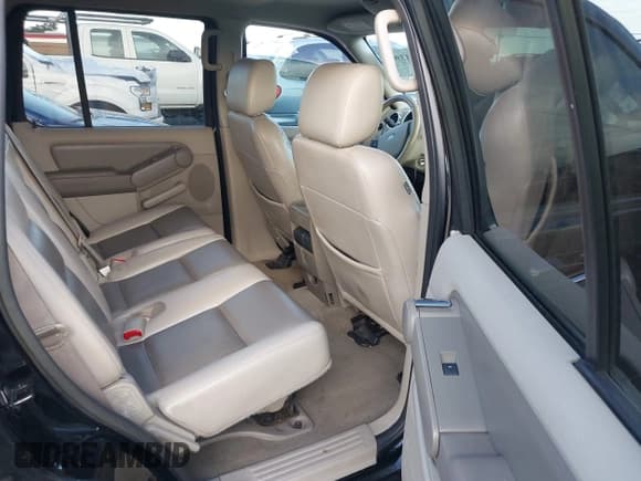 ✅ 2007 Ford Explorer XLT • VIN: 1FMEU73817UB67616 • Лот: 43313901. Опубликован ранее на IAAI с пробегом 232 969 миль. Бесплатный доступ к архиву аукционных продаж из США и подробный отчёт об истории автомобиля на DreamBid. Изображение 8.