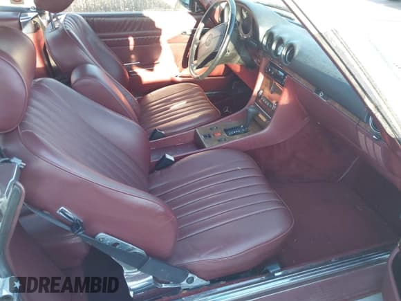 ✅ 1986 Mercedes-Benz 560 SL • VIN: WDBBA48DXGA053957 • Lot: 43455660. Listed on IAAI with 124,137 mi. Free auction sales archive from the USA and detailed vehicle history report at DreamBid. Image 5.