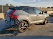 ✅ 2022 Volvo XC40 R-Design • VIN: YV4162UM4N2647943 • Лот: 95438755. Опубликован ранее на Copart с пробегом 64 067 миль. Бесплатный доступ к архиву аукционных продаж из США и подробный отчёт об истории автомобиля на DreamBid. Изображение 3.