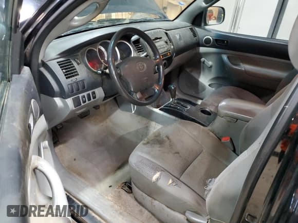 ✅ 2011 Toyota Tacoma • VIN: 5TFPX4EN4BX004200 • Lot: 80625915. Wystawiony na Copart z przebiegiem 193 823 mil. Bezpłatny archiwum sprzedaży aukcyjnych z USA i szczegółowy raport historii pojazdu na DreamBid. Zdjęcie 8.