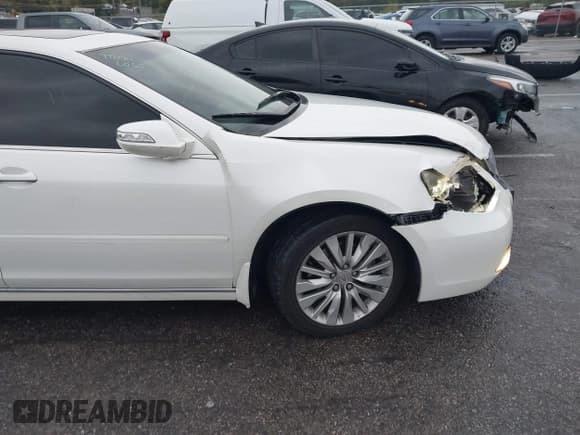 ✅ 2011 Acura RL Technology • VIN: JH4KB2F68BC000421 • Lot: 43544448. Listed on IAAI with 174,232 mi. Free auction sales archive from the USA and detailed vehicle history report at DreamBid. Image 13.