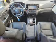 ✅ 2019 Honda Passport EX-L • VIN: 5FNYF7H51KB010065 • Lot: 72075475. Listed on Copart with 115,730 mi. Free auction sales archive from the USA and detailed vehicle history report at DreamBid. Image 8.