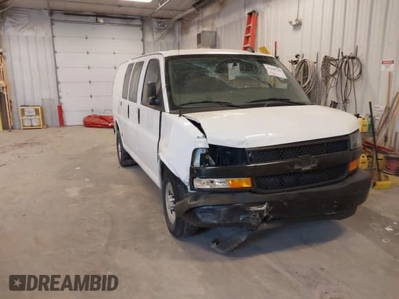 ✅ 2020 Chevrolet Express Cargo • VIN: 1GCZGGFG2L1269258 • Lot: 42290784. Listed on IAAI with 175,462 mi. Free auction sales archive from the USA and detailed vehicle history report at DreamBid. Image 1.