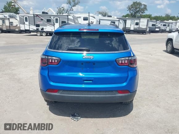 ✅ 2022 Jeep Compass Latitude • VIN: 3C4NJCBB0NT137193 • Lot: 42827393. Listed on IAAI with 25,952 mi. Free auction sales archive from the USA and detailed vehicle history report at DreamBid. Image 16.