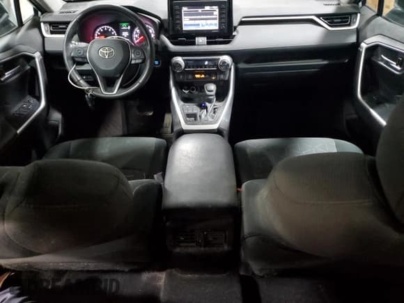✅ 2020 Toyota RAV4 XLE • VIN: 2T3P1RFV6LW102521 • Lot: 92921285. Listed on Copart with 41,784 mi. Free auction sales archive from the USA and detailed vehicle history report at DreamBid. Image 8.