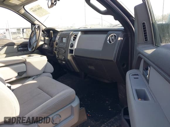 ✅ 2014 Ford F-150 XL • VIN: 1FTFX1ET4EFA09304 • Lot: 43847410. Wystawiony na IAAI z przebiegiem 174 734 mil. Bezpłatny archiwum sprzedaży aukcyjnych z USA i szczegółowy raport historii pojazdu na DreamBid. Zdjęcie 5.