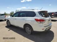 ✅ 2015 Nissan Pathfinder SL • VIN: 5N1AR2MM2FC700978 • Lot: 56072585. Listed on Copart with 132,675 mi. Free auction sales archive from the USA and detailed vehicle history report at DreamBid. Image 2.