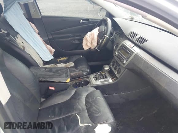 ✅ 2006 Volkswagen Passat 2.0T • VIN: WVWEK73C66P068043 • Lot: 42228196. Listed on IAAI with 92,191 mi. Free auction sales archive from the USA and detailed vehicle history report at DreamBid. Image 5.